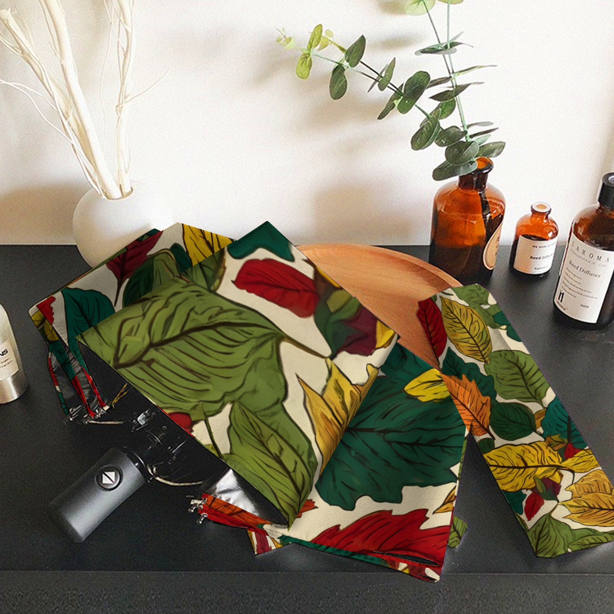 Awesome Leaves Automatic Tri-Fold Black Rubber Umbrella (Outside Printing)|Polyester